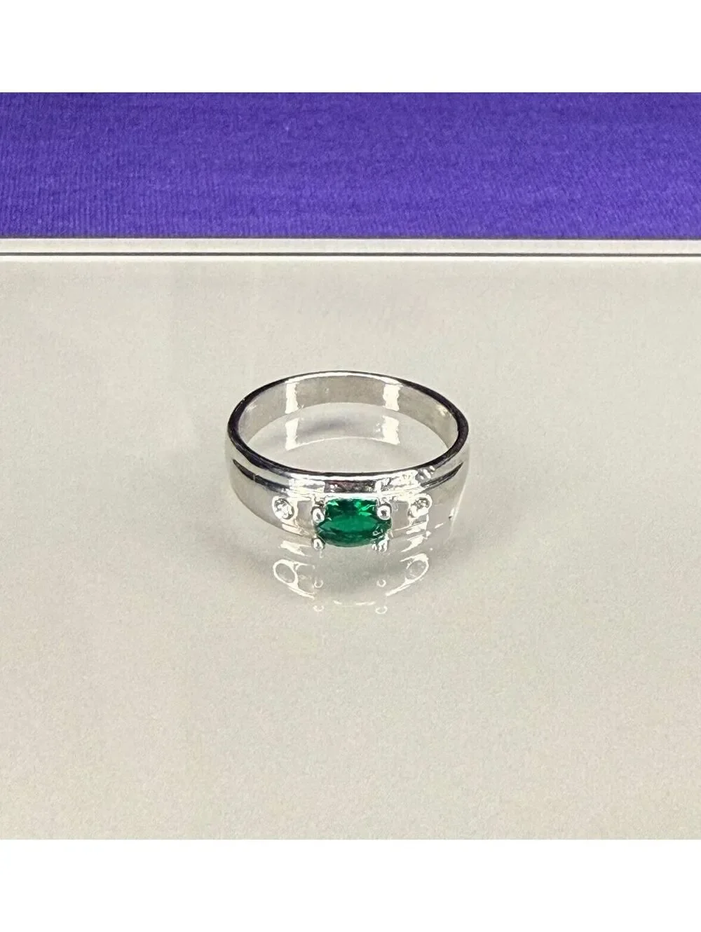 Green oval band - Ring - Silver - CZs - Size 8